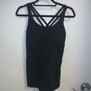 black lululemon energy tank